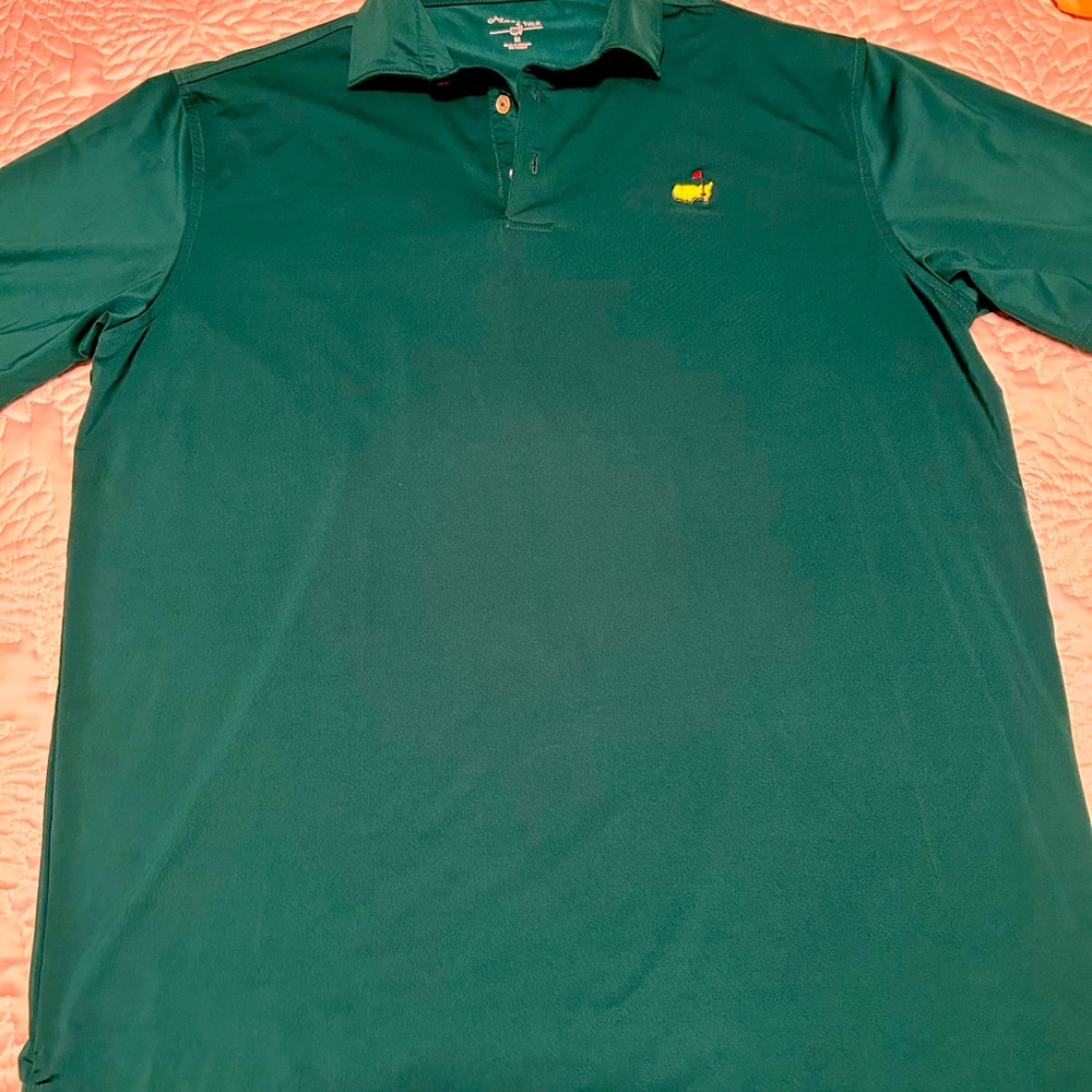 Green Master Tech golf shirt in Medium sz in used but like new condition